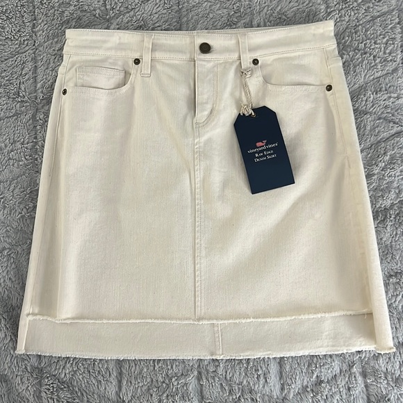 Vineyard Vines Dresses & Skirts - NWT Vineyard Vines Raw Edge Denim Skirt, size 8